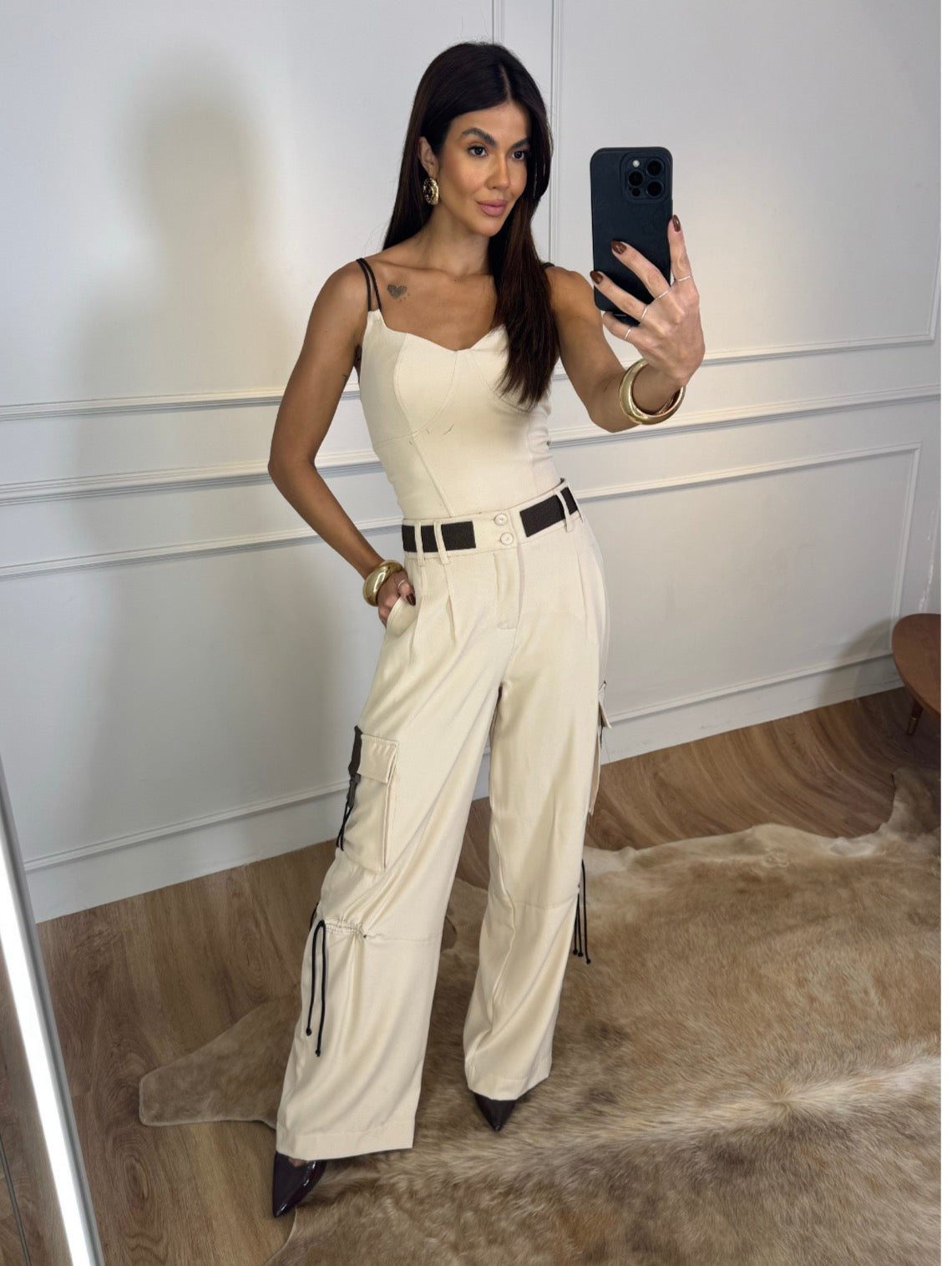 Conjunto Cropped e Calça Cinto Fixo Alfaiataria Sarjada