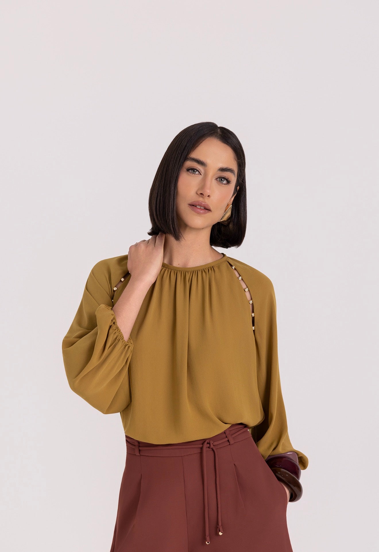 Blusa de Crepe com Detalhe ponteira