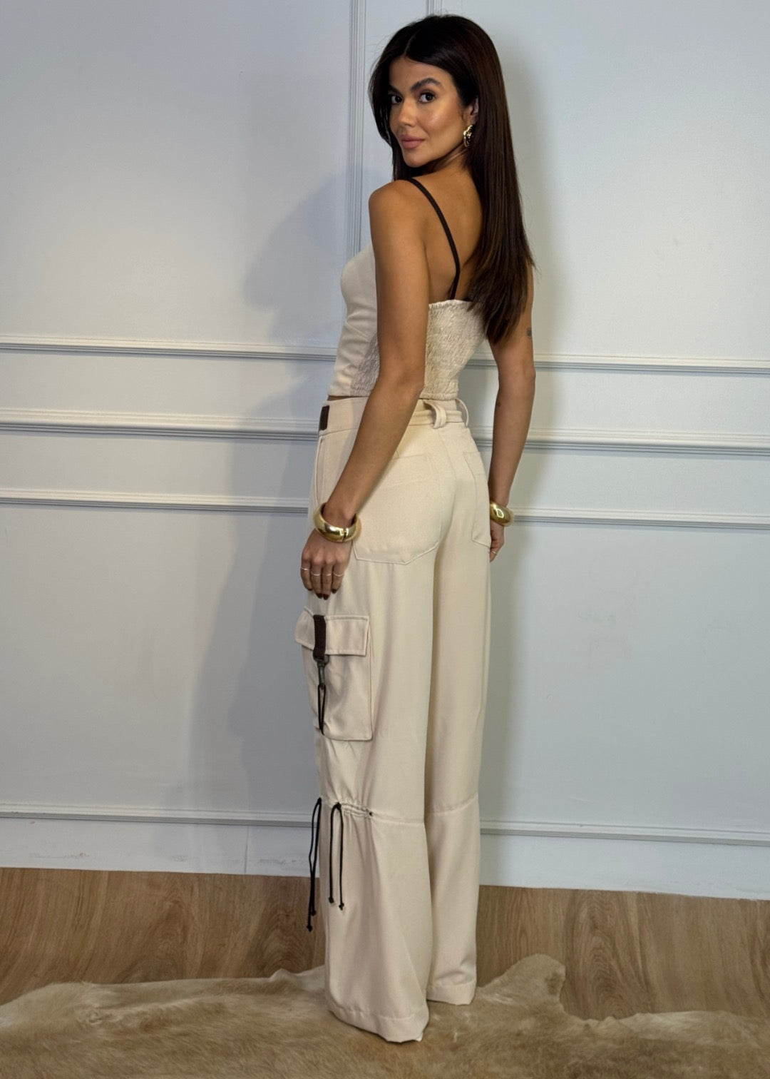 Conjunto Cropped e Calça Cinto Fixo Alfaiataria Sarjada