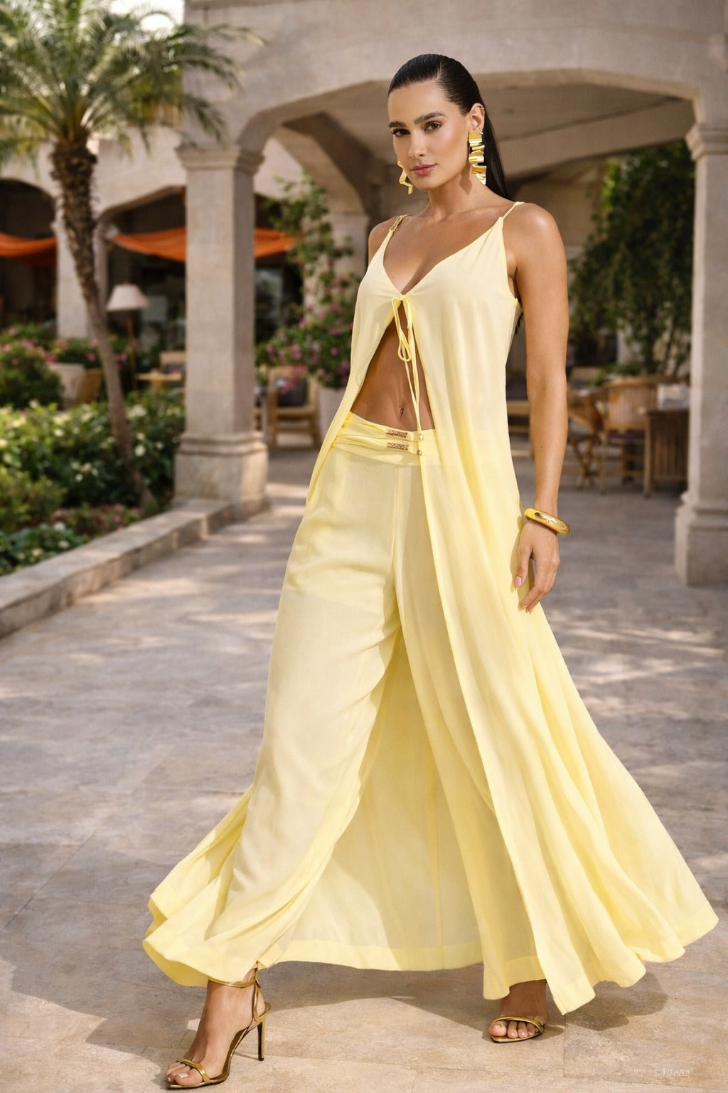 Calça pantalona detalhe metal