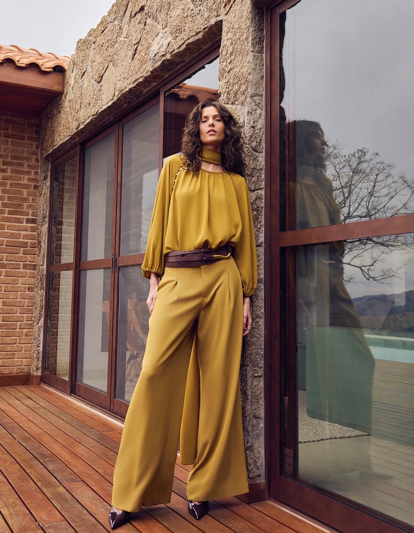 Blusa de Crepe com Detalhe ponteira