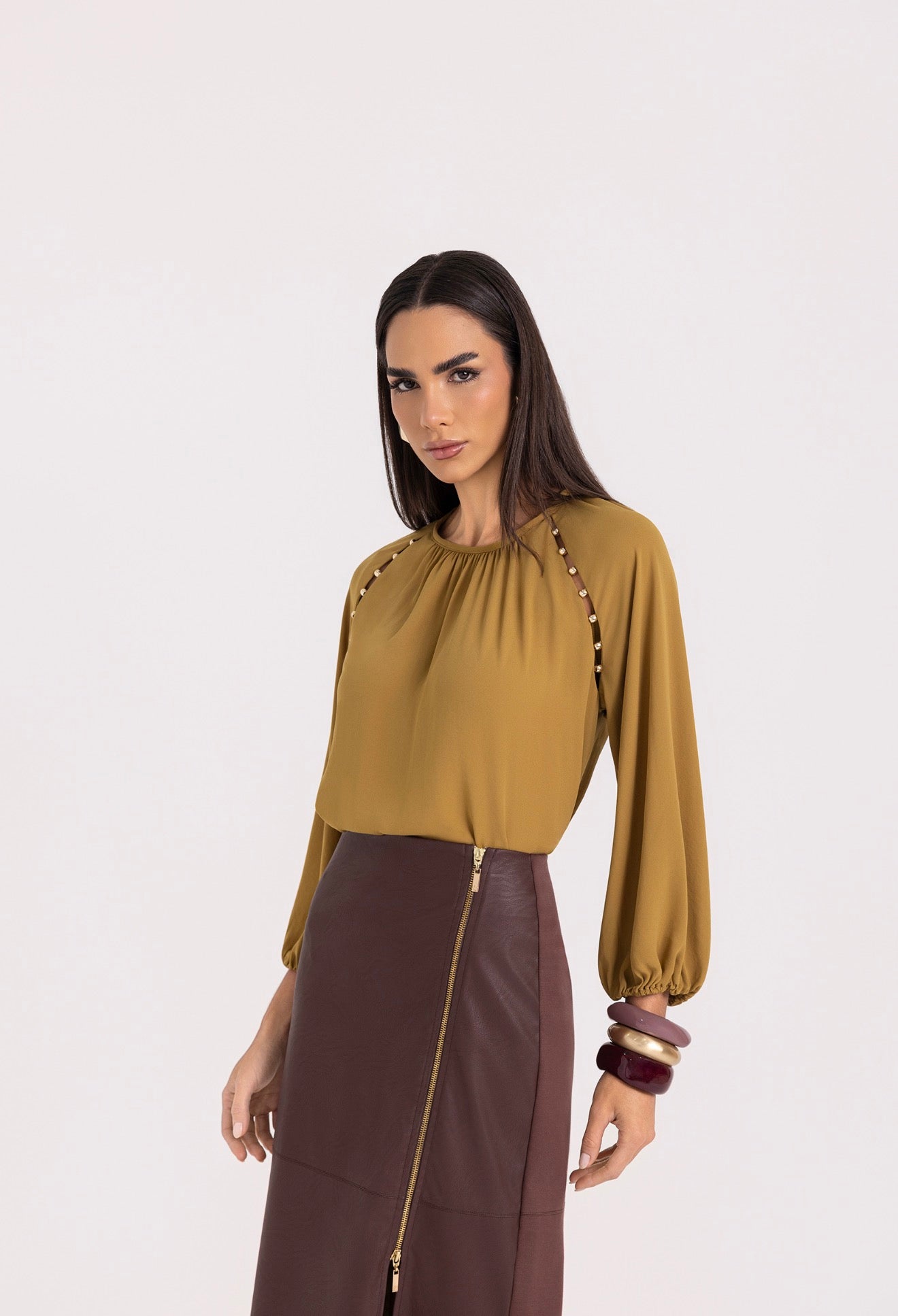 Blusa de Crepe com Detalhe ponteira