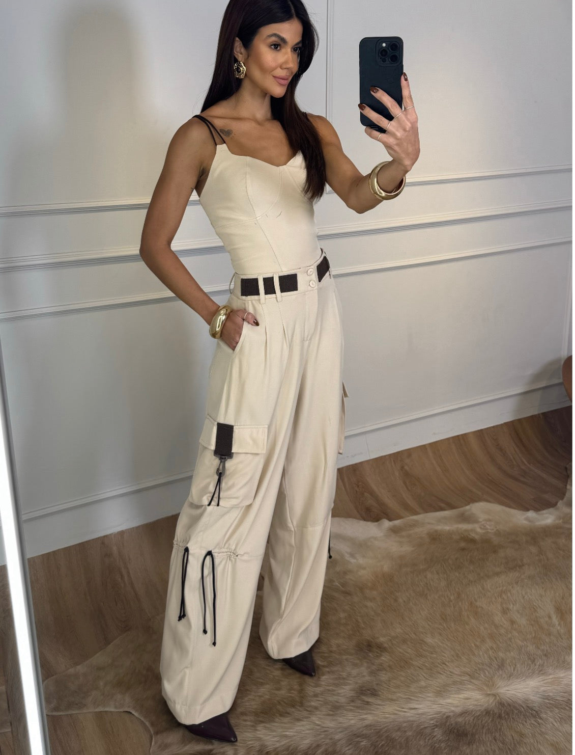 Conjunto Cropped e Calça Cinto Fixo Alfaiataria Sarjada