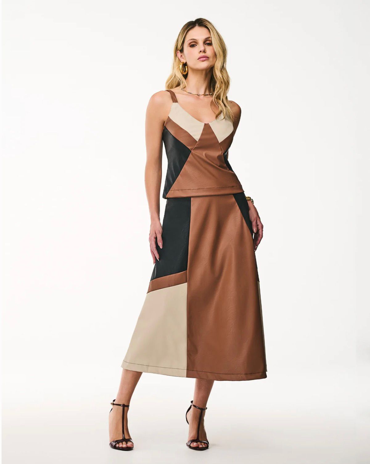 Regata Tricolor Geométrica